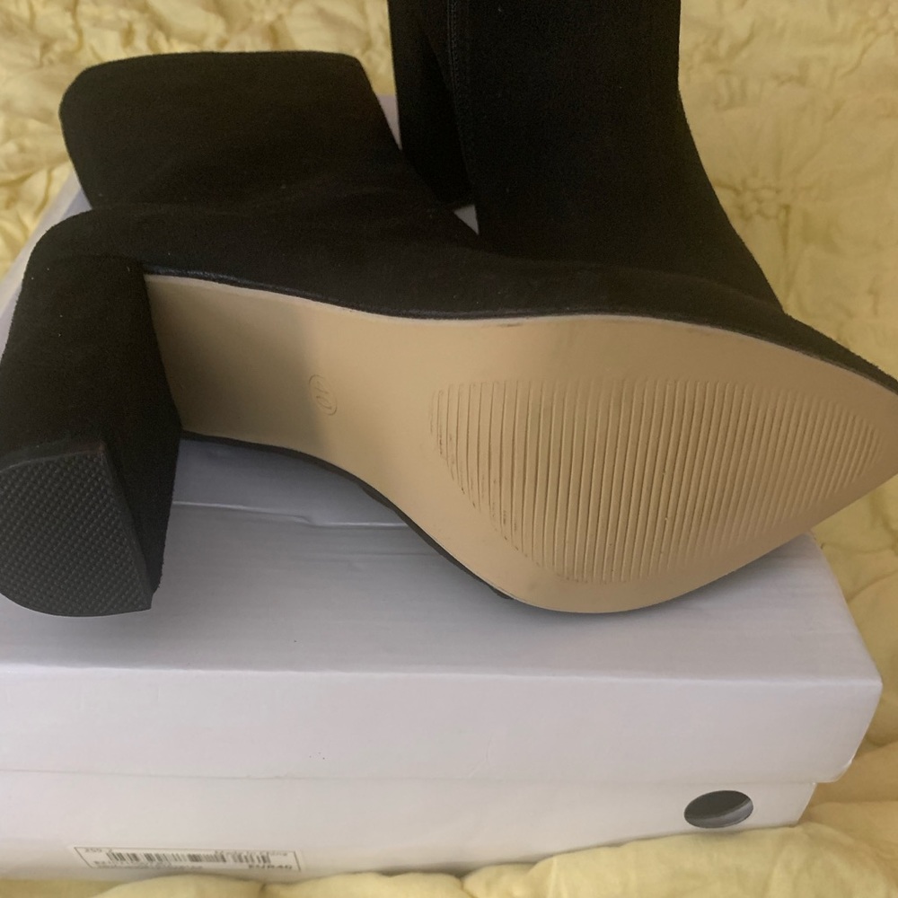 Black heel booties